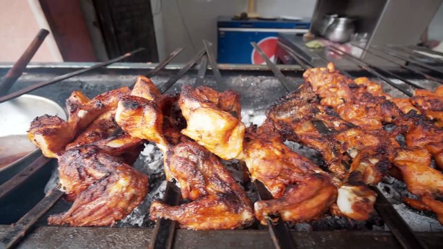 Begum Gali ke Khanay - Mamo Dal Chawal - Karachi Street Food at I I Chundrigar Road, Pakistan