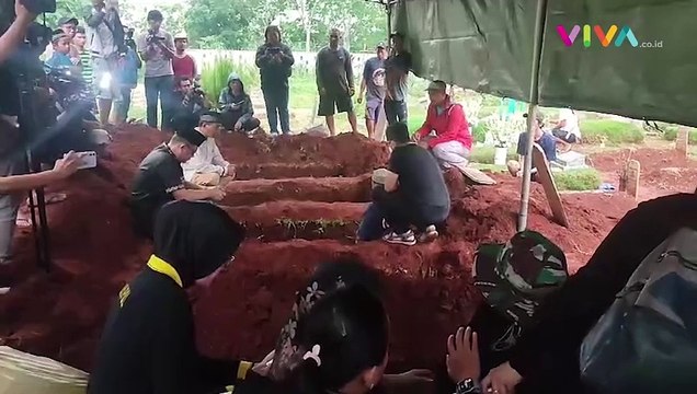 Tangis Kasat Reskrim Usai Pemakaman 4 Bocah Dibunuh Ayahnya