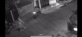 Delincuentes en moto asaltan a vecinos de La Haya