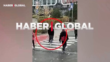 İzleyenlerin kalbini acıtan anlar: Yaşlı adama yaptıkları büyük tepki çekti