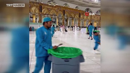 Müslümanlar şiddetli yağış altında Kabe'de ibadet ettiler