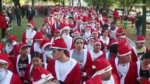 شاهد: المئات يرتدون زي سانتا كلوز خلال مشاركتهم في سباق في المكسيك