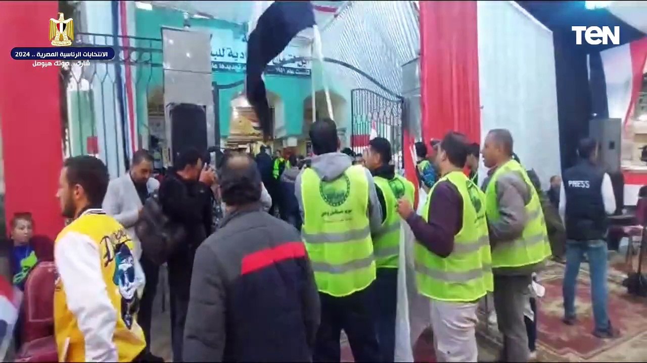 استمرار توافد المواطنين على لجان الإقتراع  في المنصورة بعد منتصف اليوم الثاني
