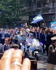 El momento del intento de agresión a Milei