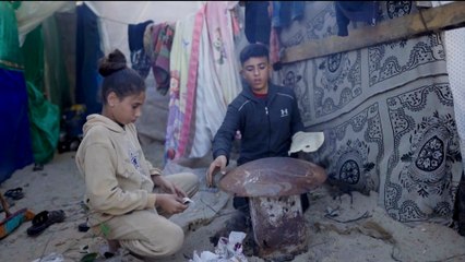 بين الدمار والركام.. أطفال غزة يبحثون عن لحظات المرح