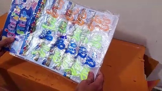 Unboxing and Review of Sticky Toy Novelty Fidget Toy Including Large Sticky Snakes