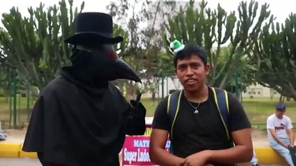 Egresado de Derecho de San Marcos emprende venta de gorritos navideños