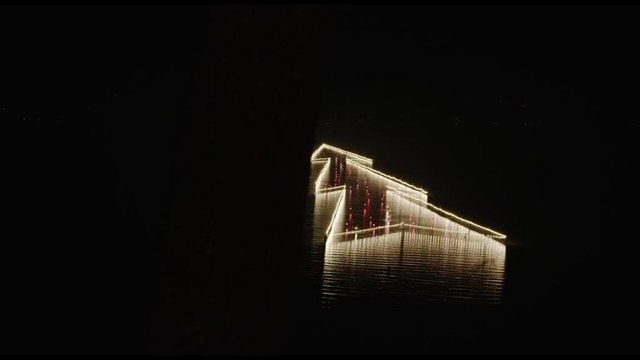 Luci sul Trasimeno, acceso il più grande albero di Natale sull'acqua