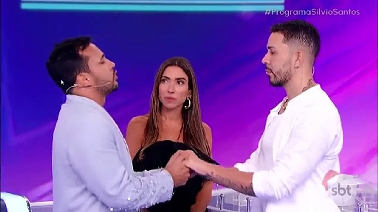 Influenciadores enfrentam preconceito e protagonizam o primeiro beijo gay do SBT; assista