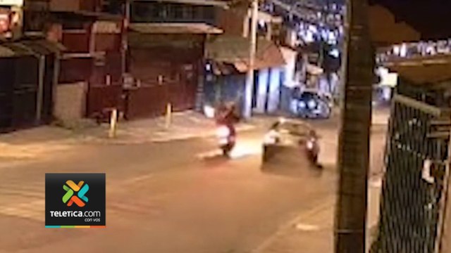 tn7-Video Sicarios-persiguen-a-chofer-hasta-matarlo-en-Alajuelita-111223