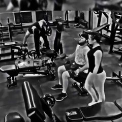 Kadına bakmamak için bunu yaptı! Sosyal medya yıkıldı