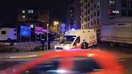 Pendik'te servis minibüsü otomobile çarptı: 5 yaralı