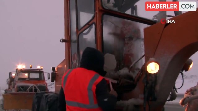 Erzincan'ın yüksek kesimlerinde kar yağışı etkili oldu