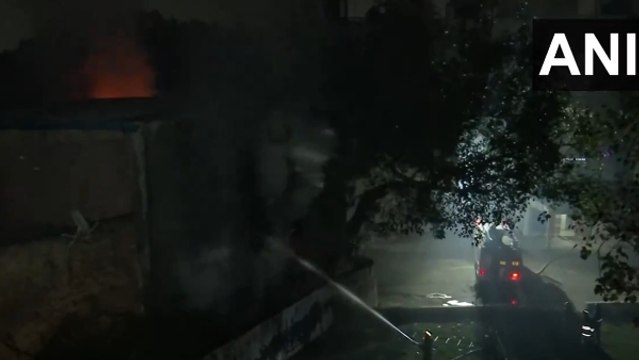 Delhi News: दिल्ली के कश्मीरी गेट इलाके में लगी भीषण आग, मौके पर दमकल की 7 गाड़ियां
