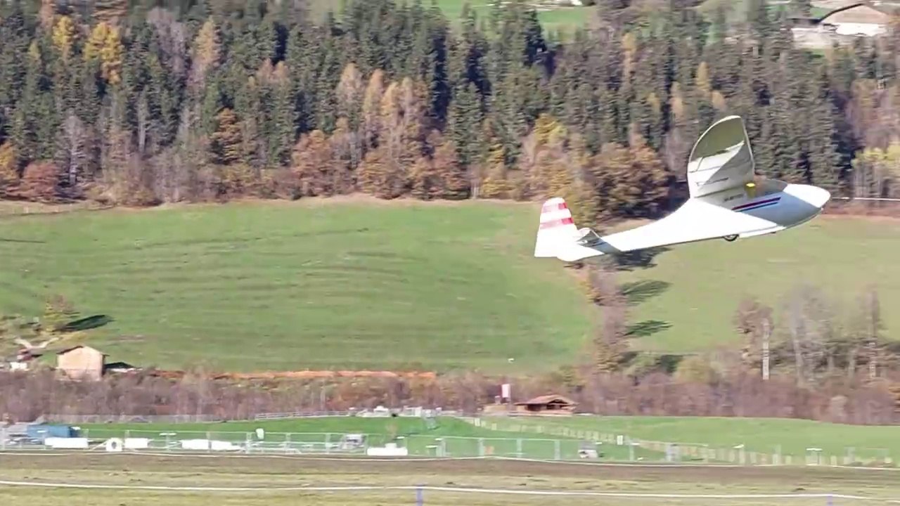 Lo100 Schlepp und ein bisschen Kunstflug