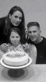 Ils ont même posé ensemble pour les 10 ans de leur fille Emie ce lundi 11 décembreCamille Santoro, Nicolas Santoro et leur fille Emie