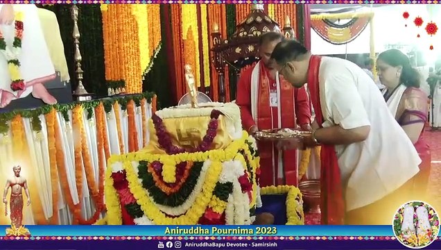 Jal Abhishek on idol of Sadguru Shree Aniruddha _ Aniruddha Pournima Utsav 2023
