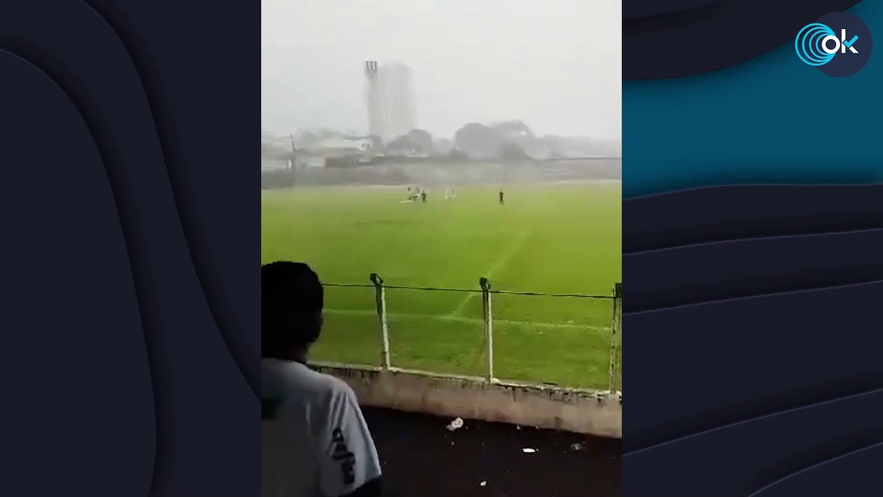 Un futbolista muere tras caerle un rayo durante un partido