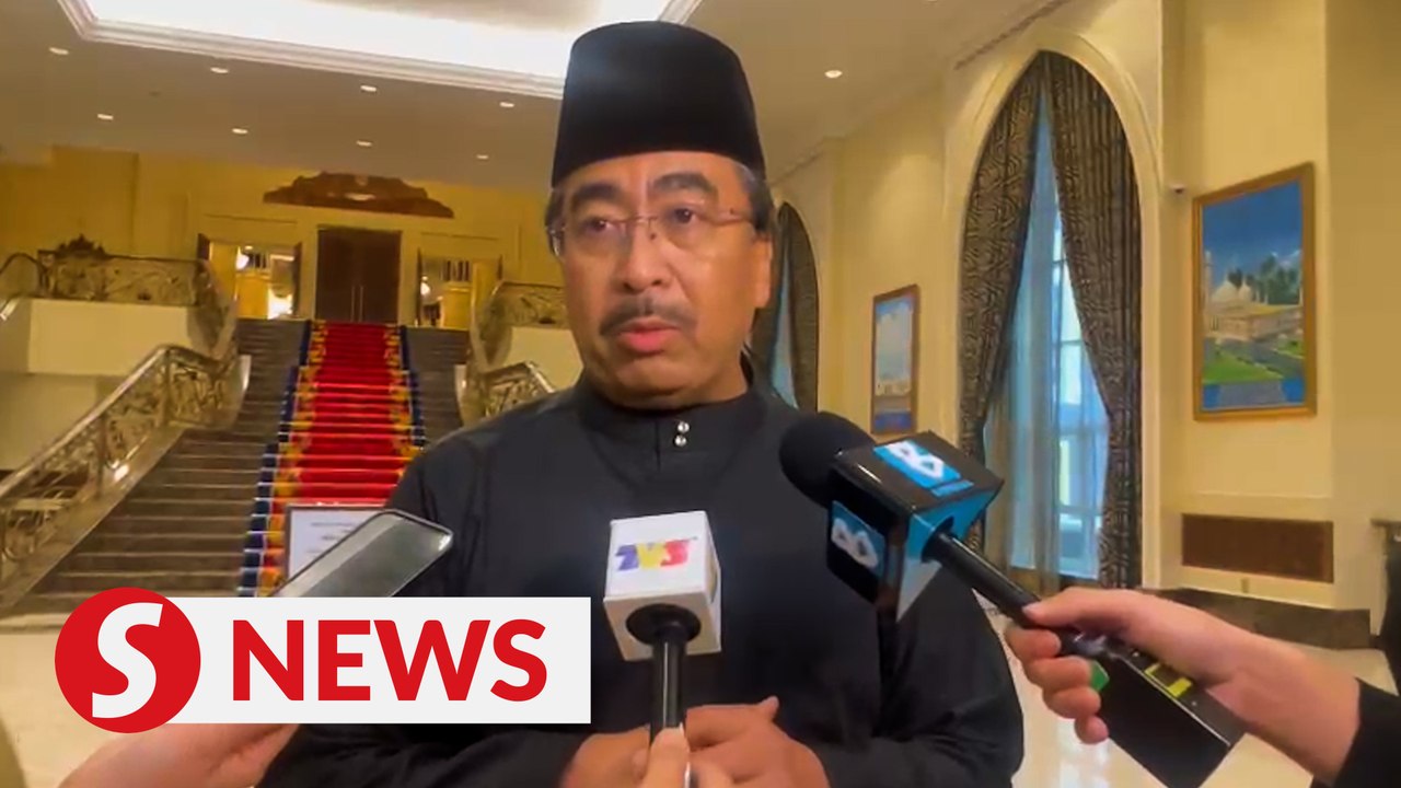 Cabinet reshuffle: Important to think outside the box, says Johari after taking over portfolio
