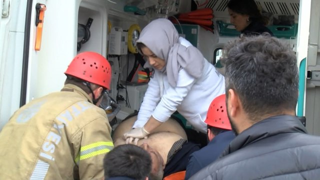 Maltepe'de kaza yapan taksi şoförüne dakikalarca kalp masajı yapıldı