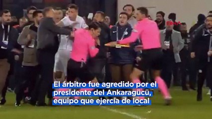 Turquía se queda sin fútbol por un puñetazo a un árbitro