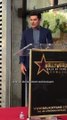 Zac Efron a reçu son étoile sur le Hollywood Walk Of Fame et a remercié le réalisateur de High School Musical, Kenny Ortega