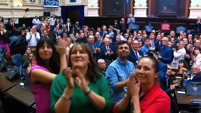 Cristina Fernández de Kirchner fue ovacionada al ingresar en el acto de asunción de Axel Kicillof