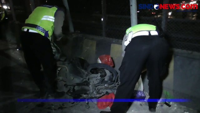 Pengendara Motor Terjepit Kolong Truk di Tangerang, Evakuasi Berlangsung Dramatis