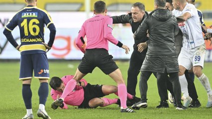 "Denkbar schlechtes Zeichen": Sport-Wissenschaftler Uhrich über Schiedsrichter-Attacke in der Türkei