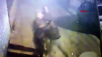 ‘Eşime baktın’ kavgası; kalbinden bıçaklanıp öldürüldü