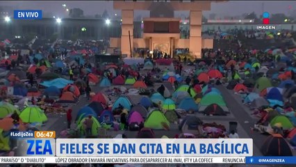 Peregrinos duermen en el atrio de la Basílica de Guadalupe