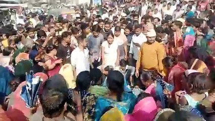 Download Video: Murder Case, family members on road, law and order collapsed in Khutar