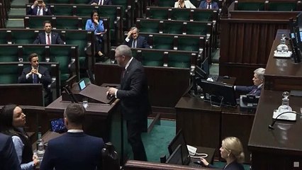 Polen: Ultrarechter Abgeordneter löscht Chanukka-Leuchter