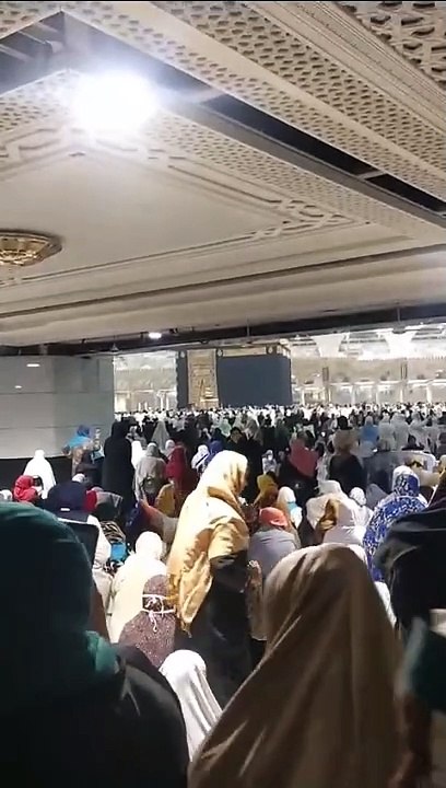 الأذان في مكة