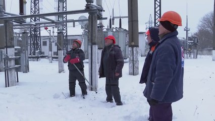 أوكرانيا تكافح لتأمين إمدادات الكهرباء مع استمرار الهجمات الروسية