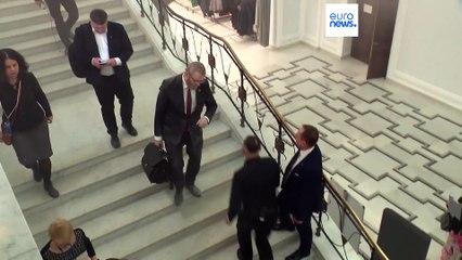 Discorso di Tusk per una Polonia progressista, sostegno a Kiev : interrotto da attacco antisemita