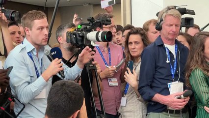 La COP28 entra en una segunda noche de negociaciones para alcanzar un acuerdo
