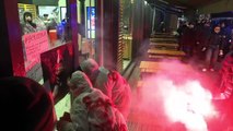 Milano, corteo degli antagonisti nel giorno dell'anniversario di piazza Fonatana: azioni contro le aziende 