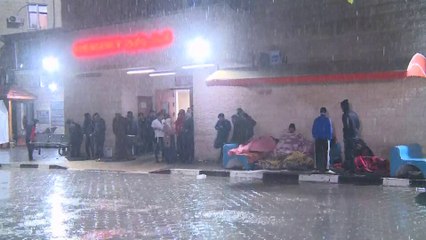 مشاهد مباشرة من أمام مستشفى شهداء الأقصى #غزة #العربية