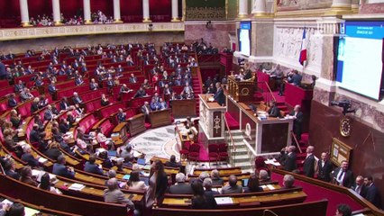 اليمين واليسار في فرنسا يتحالفان لإفشال مشروع قانون الهجرة الجديد