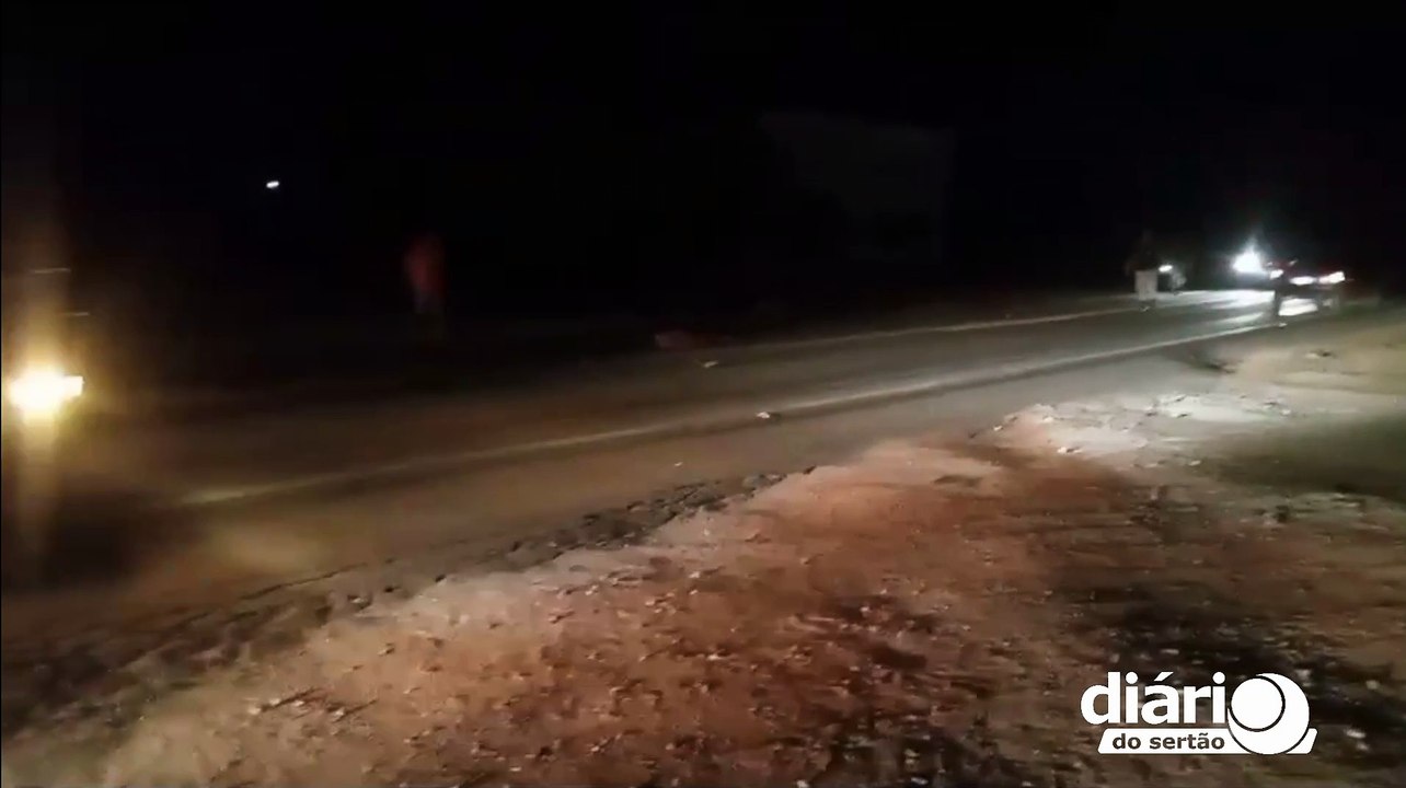 Homem morre atropelado na BR-230 em Cajazeiras; testemunhas dizem que ele foi atingido por dois carros
