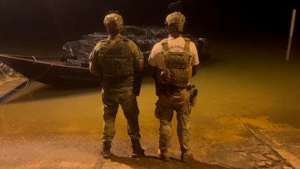 PF e PM apreendem embarcação com cigarros contrabandeados no Lago de Itaipu
