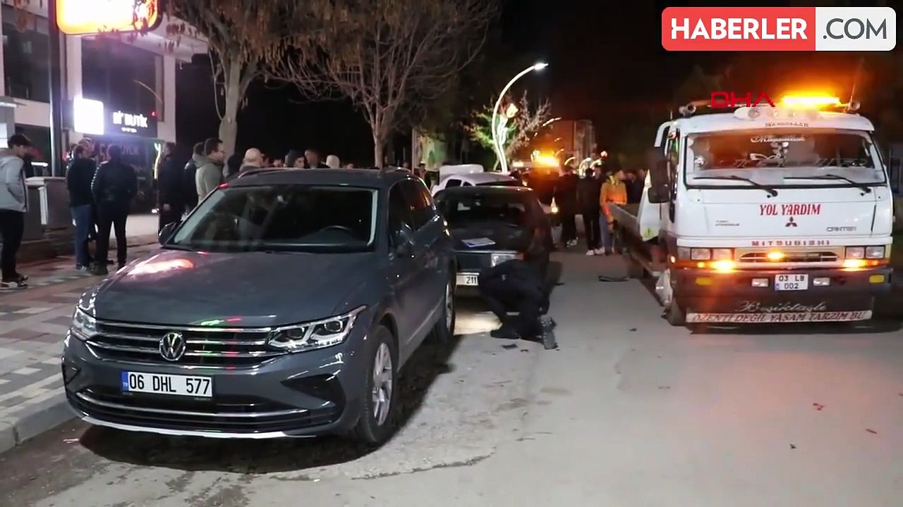 Afyonkarahisar'da Zincirleme Kaza: 4 Otomobil ve 1 Motosiklette Maddi Hasar