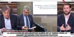 Josué Cárdenas deja para el arrastre y en directo a un periodista con el carnet de Sánchez en la boca