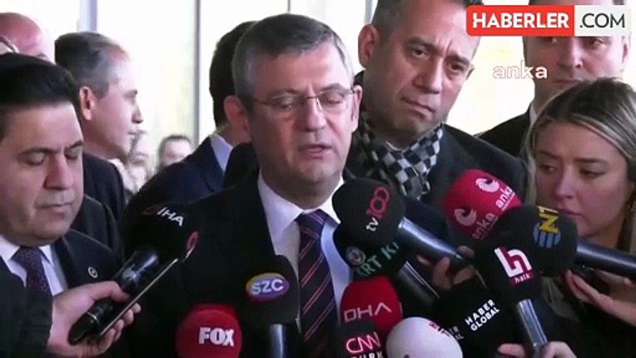 CHP Genel Başkanı Özgür Özel, Saadet Partisi Genel Başkan Yardımcısı Hasan Bitmez'i Hastanede Ziyaret Etti