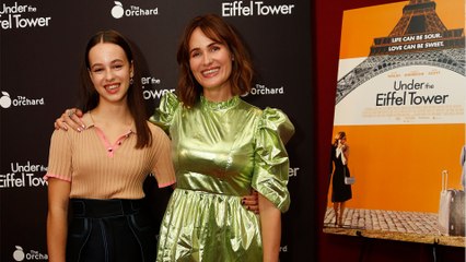 GALA VIDÉO - Judith Godrèche, rare apparition avec sa fille Tess : leur ressemblance est frappante