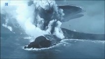 logran grabar el momento de la erupcion de un volcan submarino en Japón