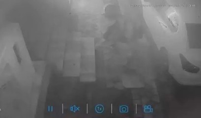 Sultangazi'de akılalmaz hırsızlık! 'Döner bıçağını görünce dehşete düştüm'