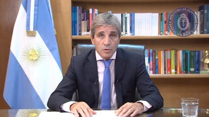 Tải video: El ministro de Economía Luis Caputo anuncia un paquete de medidas de ajuste fiscal y fija el dólar en 800 pesos