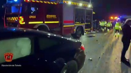 Un muerto, cinco heridos y seis coches afectados por un kamikaze en la A-5